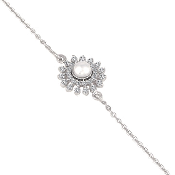 925 silver floral pearl bracelet close-up with pearl center