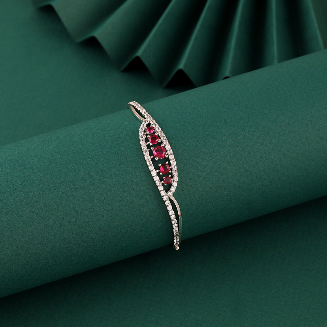 💎 925 Silver Ruby-Red Leaf Bracelet