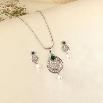 💚 Elegant 925 Silver Green Stone & Pearl Pendant Set