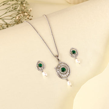 💚 Classic 925 Silver Green Stone & Pearl Drop Pendant Set